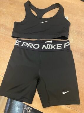 Nike Black Sports Bra and Pro Black Bike Shorts Set